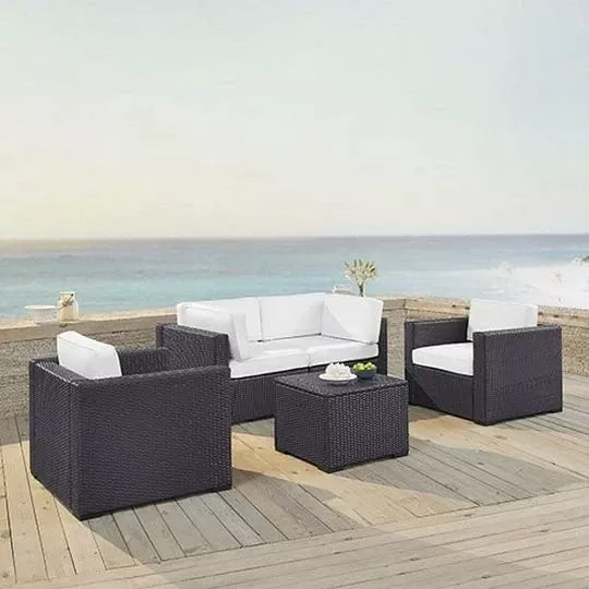 Crosley – Biscayne White 5-Piece Wicker Set With 2 Armchairs, 2 Corner Chairs And Coffee Table